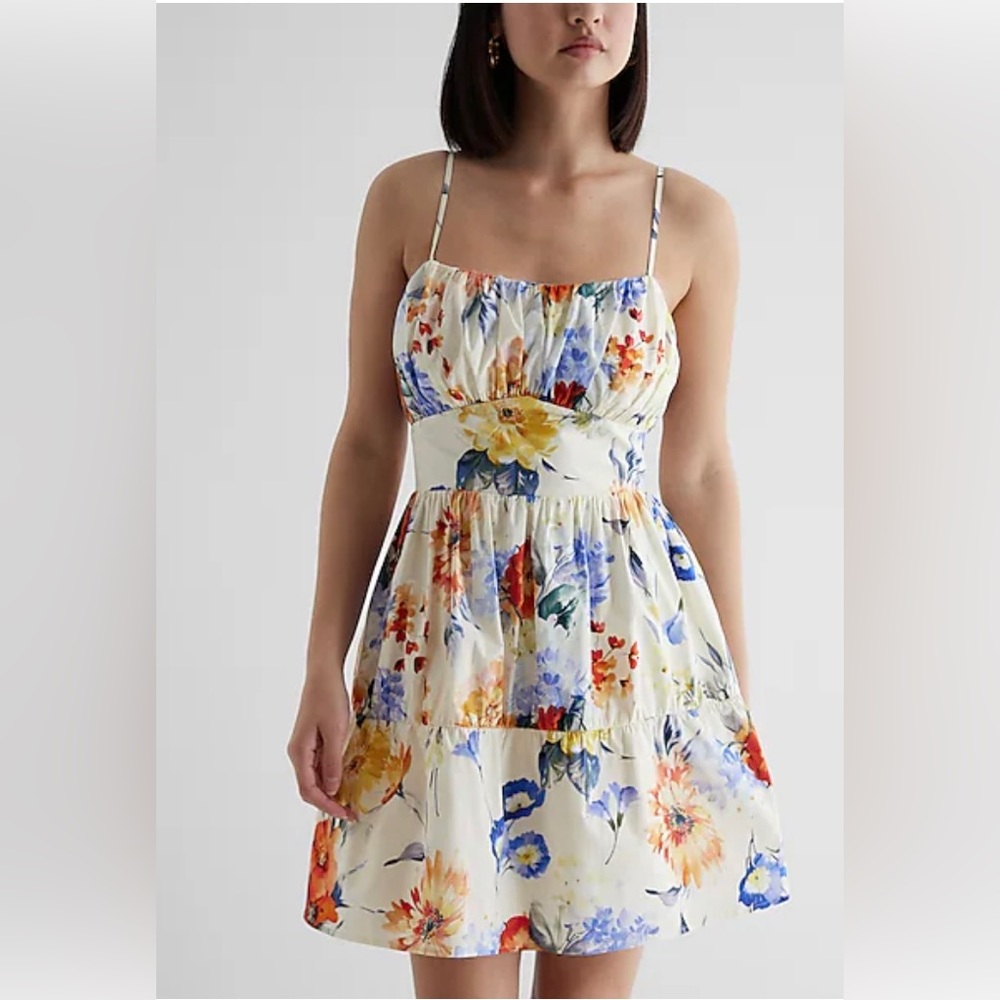 EXPRESS FLORAL RUCHED POPLIN TIERED MINI / KNEE LENGTH DRESS . SIZE XL